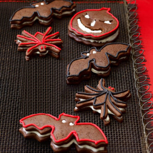 halloween-gingerbread-sandwich-cookies